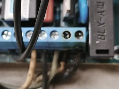 Foto de antes do serviço: Substituição de central eletrônica de portão